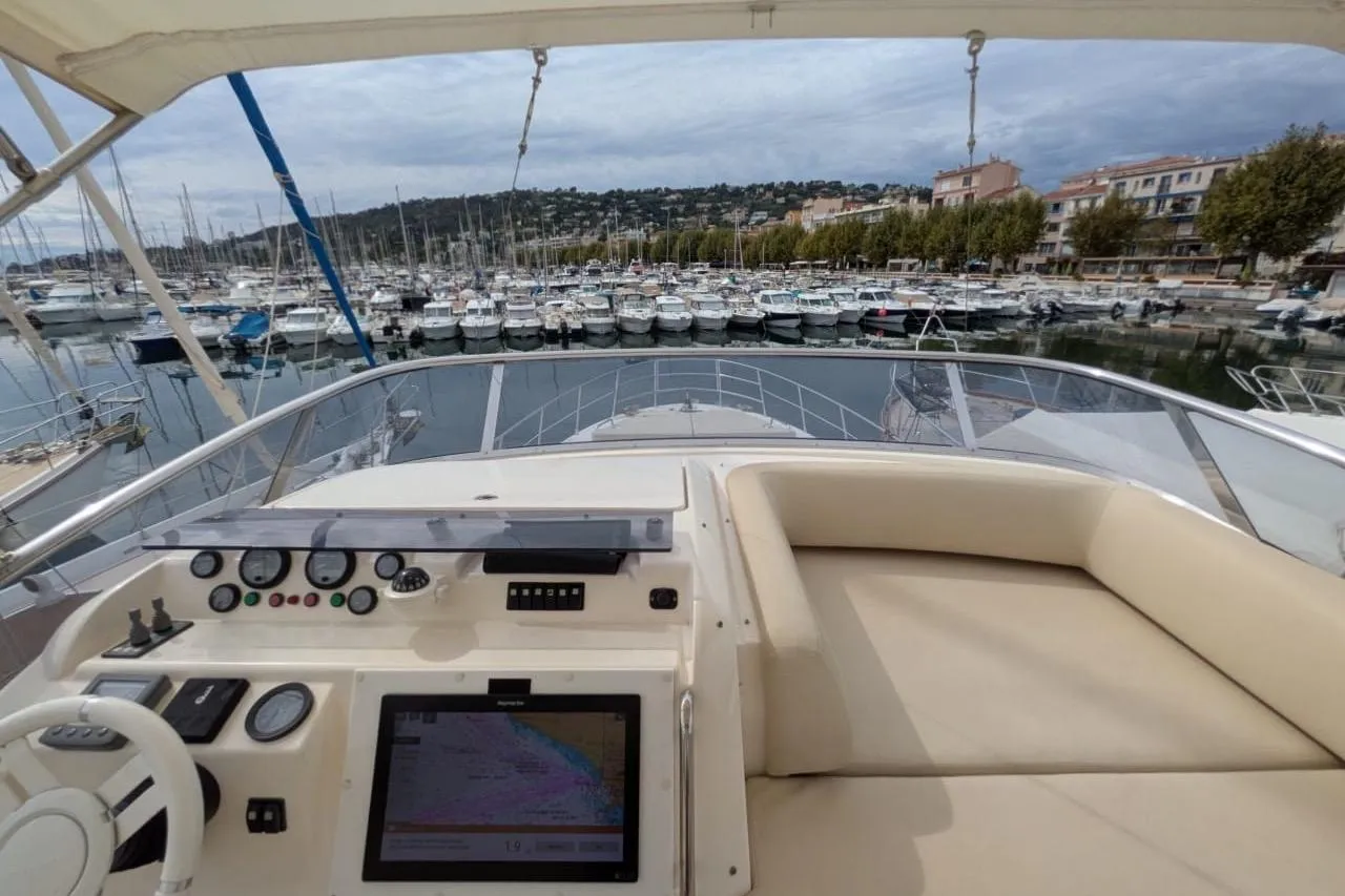 Azimut 58 — photo 11