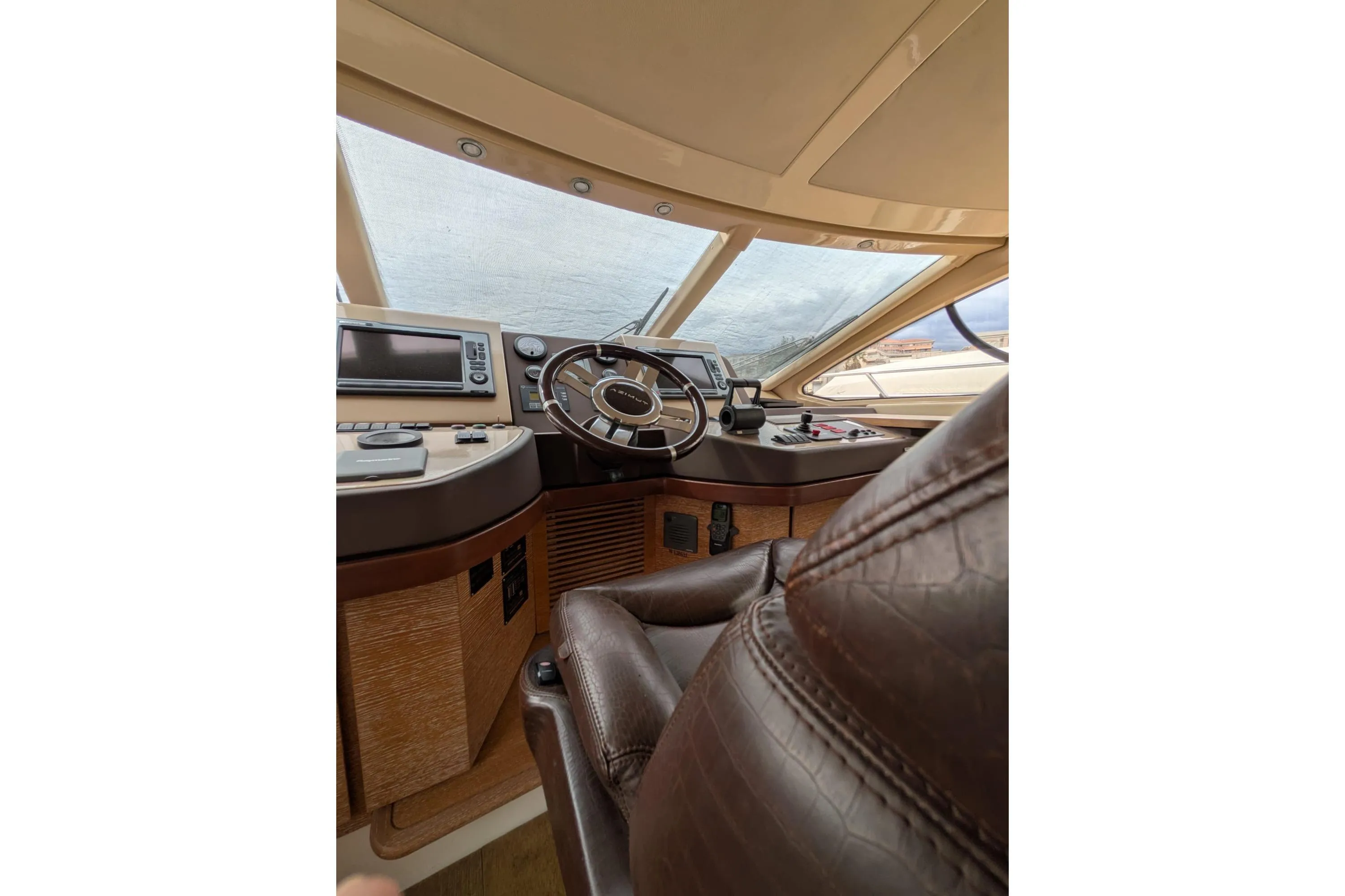 Azimut 58 — photo 33
