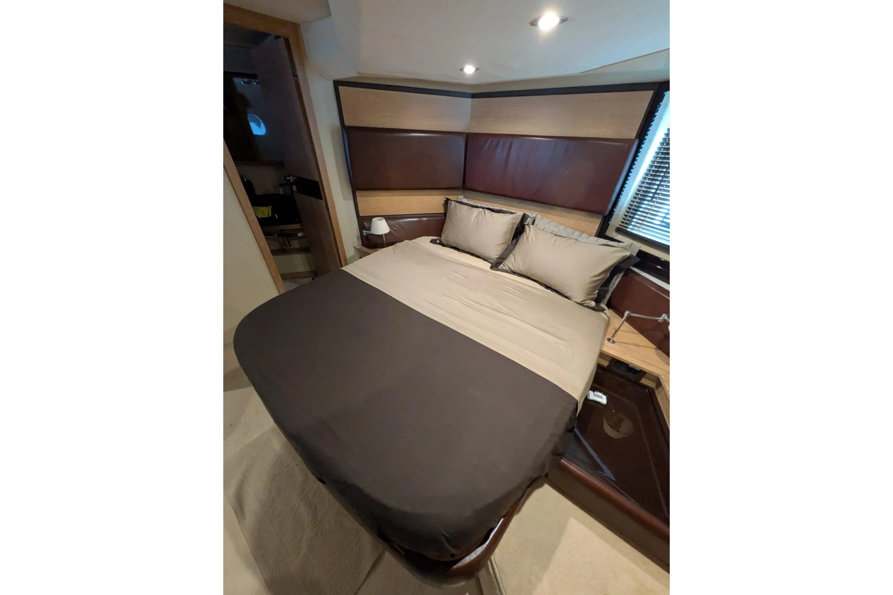 Azimut 58 — photo 35
