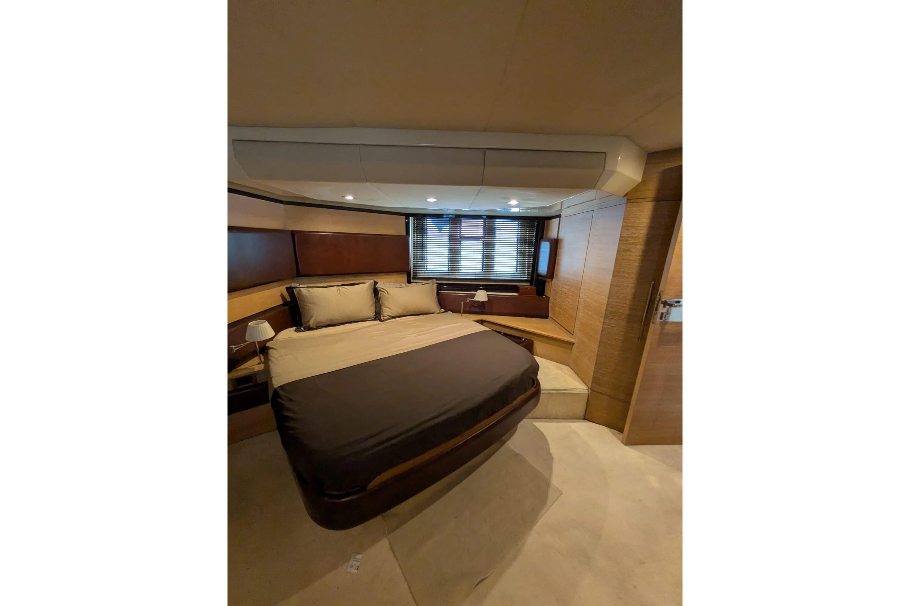 Azimut 58 — photo 36