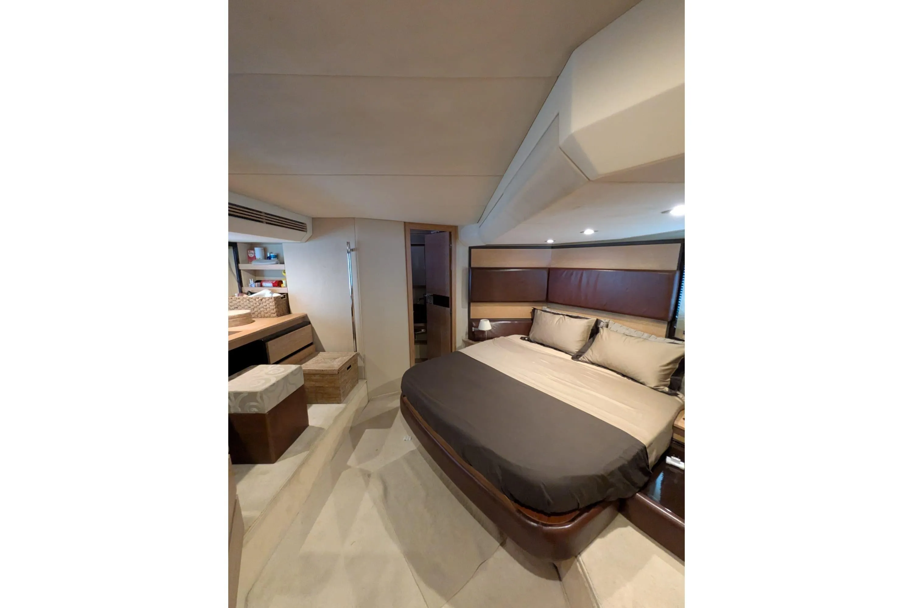 Azimut 58 — photo 42