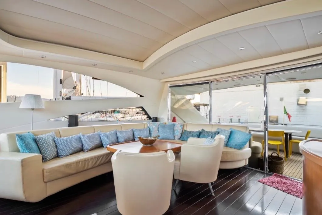 Pershing 76 — photo 4